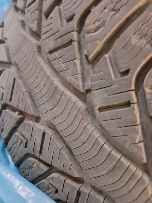 Гуми 205/60/16. Kleber