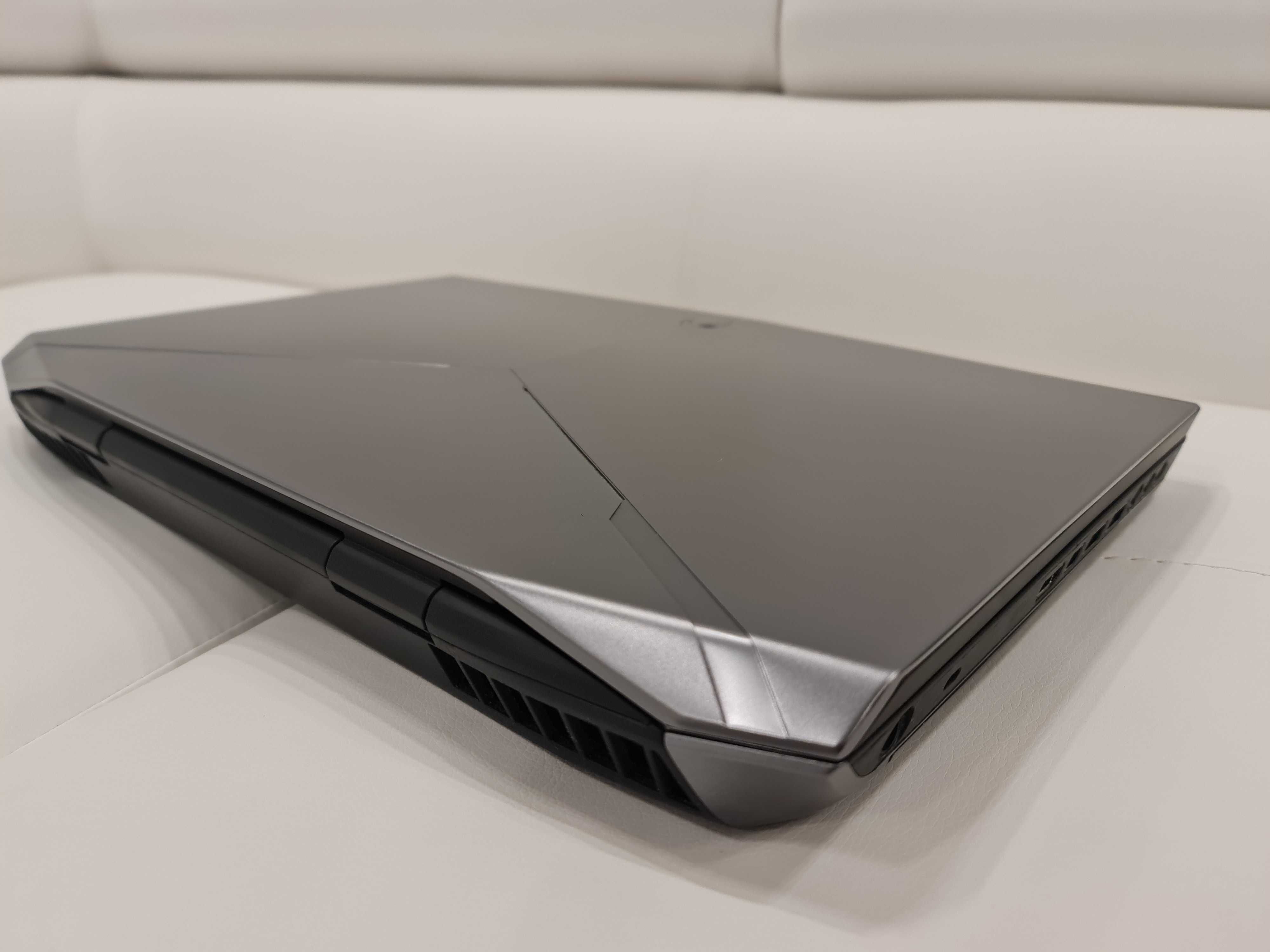 Laptop gaming ALIENWARE ,intel core i7- ,video 4 GB GTX ,17,3 inch