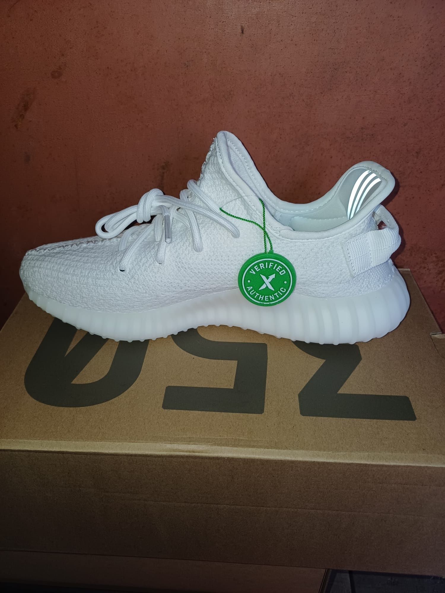 Yeezy boost 350 V-2 white
