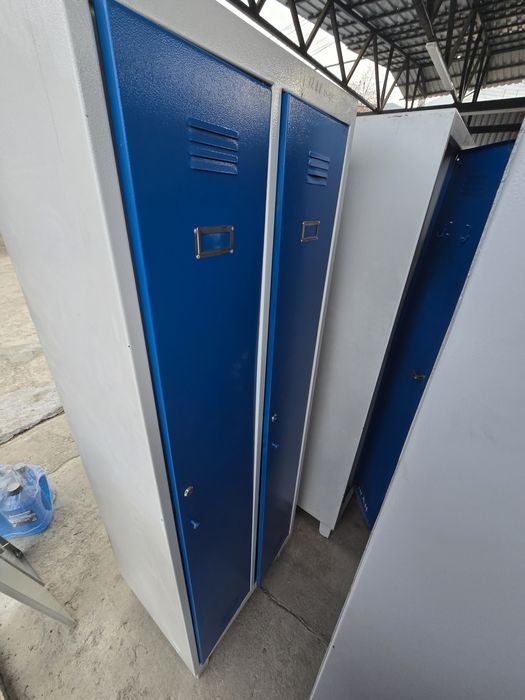 Металлический шкаф двух секции