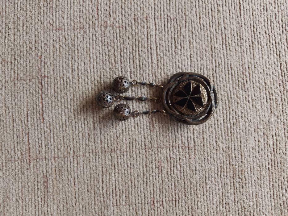 Прекрасна винтидж брошка