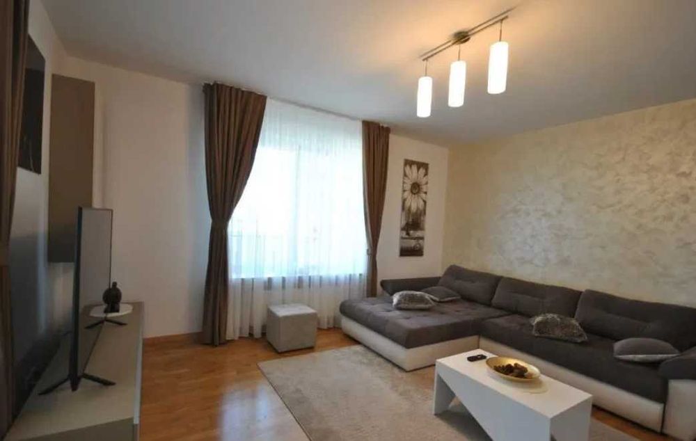 Дава се под наем Тристаен апартамент в Пловдив, Каменица 1 - 79 кв.м за 183.6 € - Снимка #1