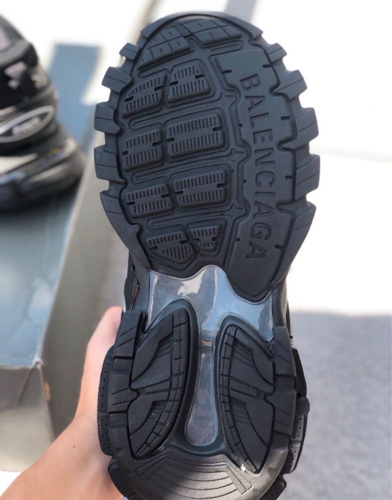 Balenciaga track