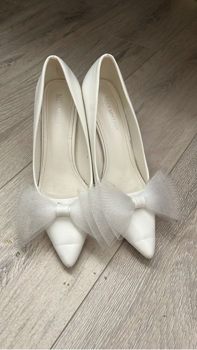 белые туфли 38 размер.