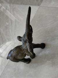 Elefant realizat din bronz masiv