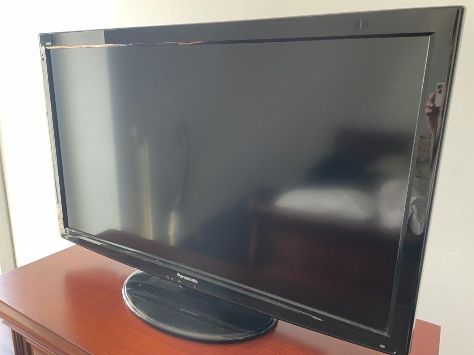 Televizor LCD Panasonic Viera 106cm