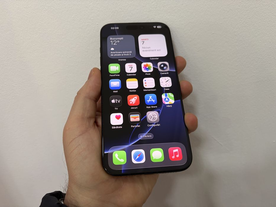 Iphone 16 Pro Max, 256 gb, Black Titanium, la cutie
