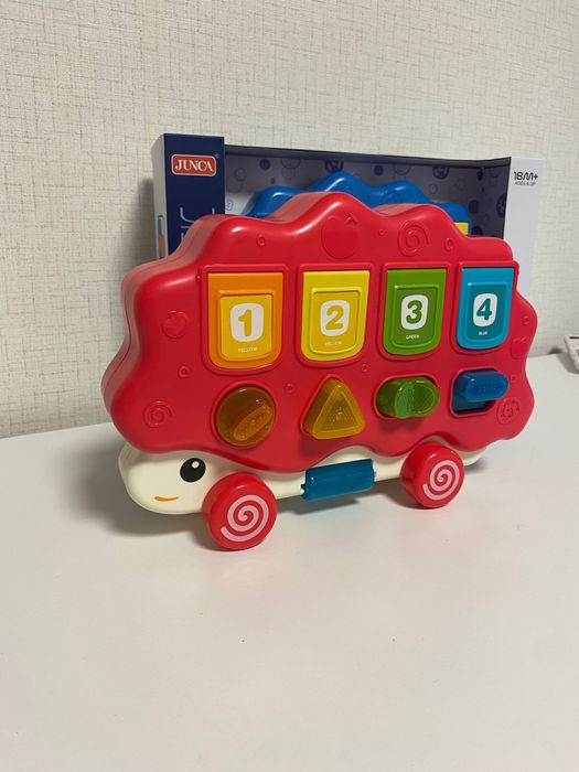 Занимателно таралежче - POP UP играчка, изскачащи животни