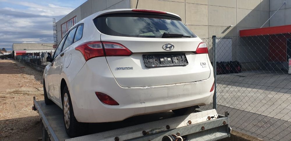 Hyundai i30 1.6CRDI - 2013г.