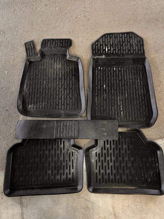 Гумени зимни стелки БМВ Е39