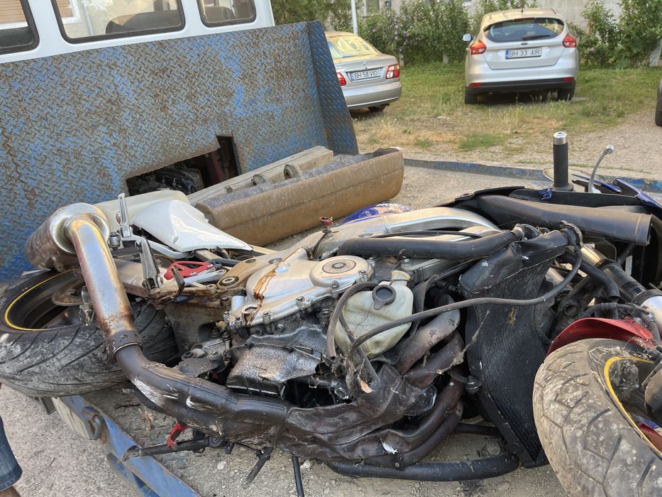 Honda cbr 600 f4 avariat