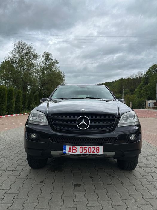 Dezmembrez mercedes ml320