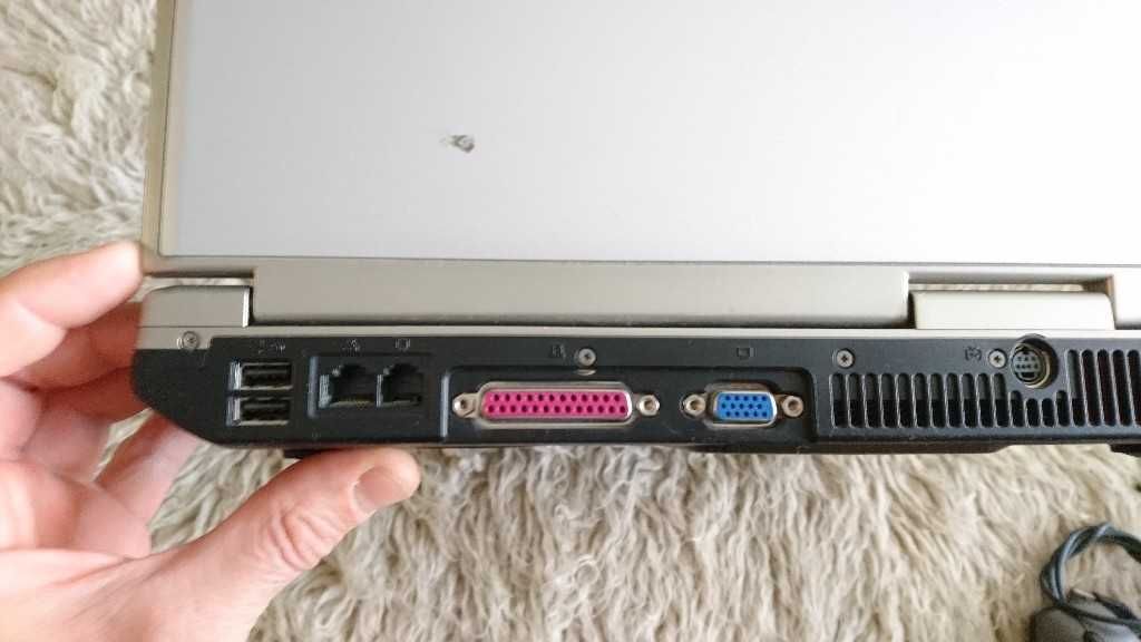 Laptop Asus A2400L - "defect"