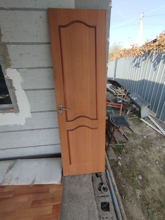 Продам двери межкомнатные без косякрв