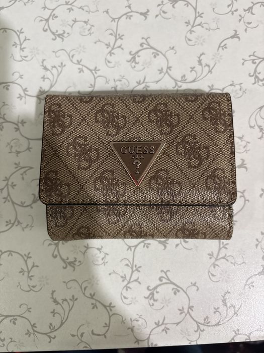 Дамски портфейл guess