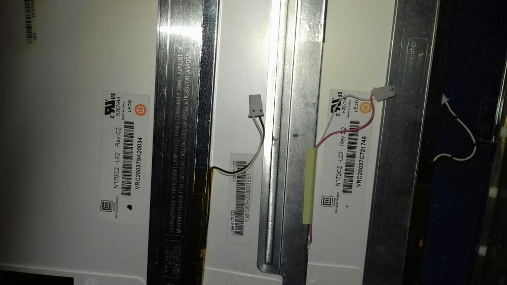 Displayuri LCD de laptop de 15";15,4" si 17" inchi