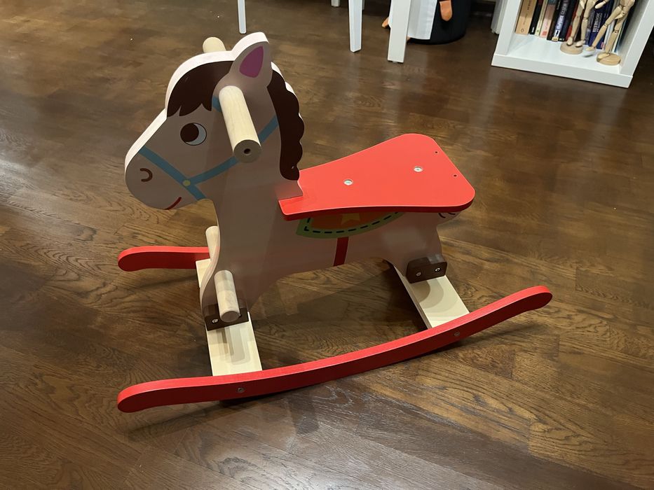 Дървена люлка - конче