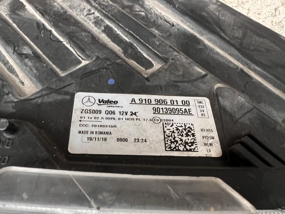 Фар за Mercedes Sprinter W910/Мерцедес Спринтер 910