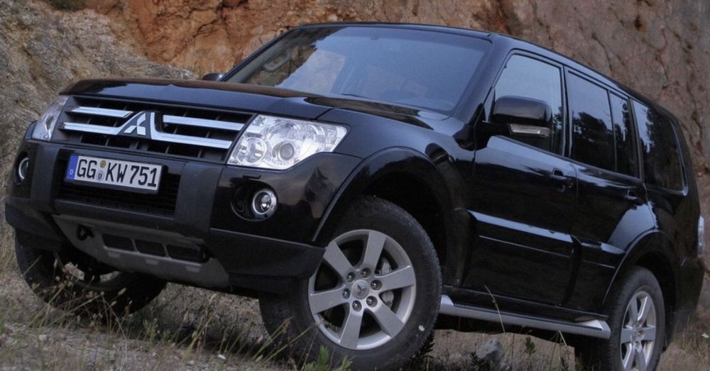 Стекла фар Митсубиси Паджеро 4 (Mitsubishi Pajero)