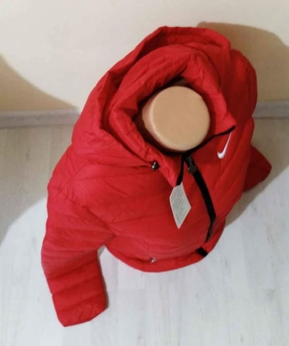 Geaca fete Nike ieftin.