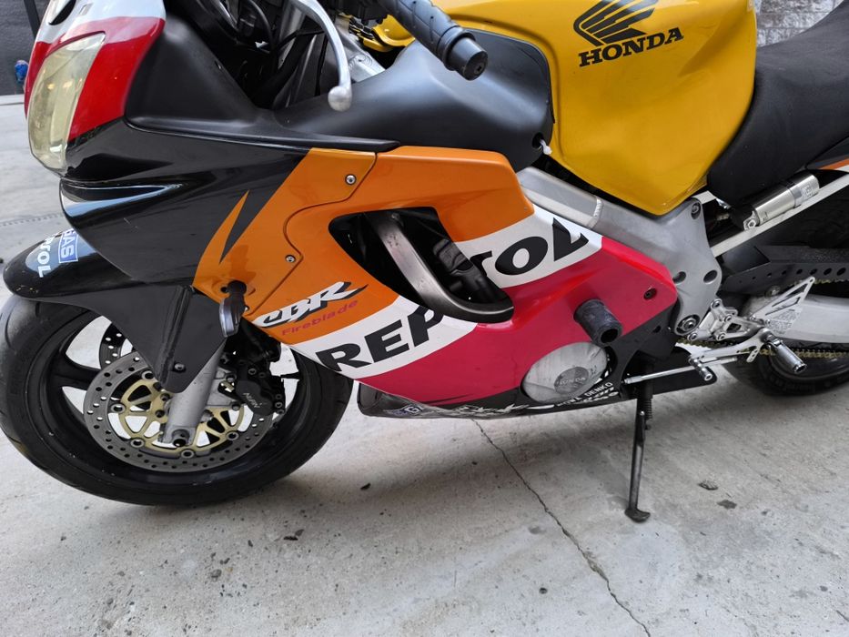 Honda cbr f4 Само на части хонда цбр