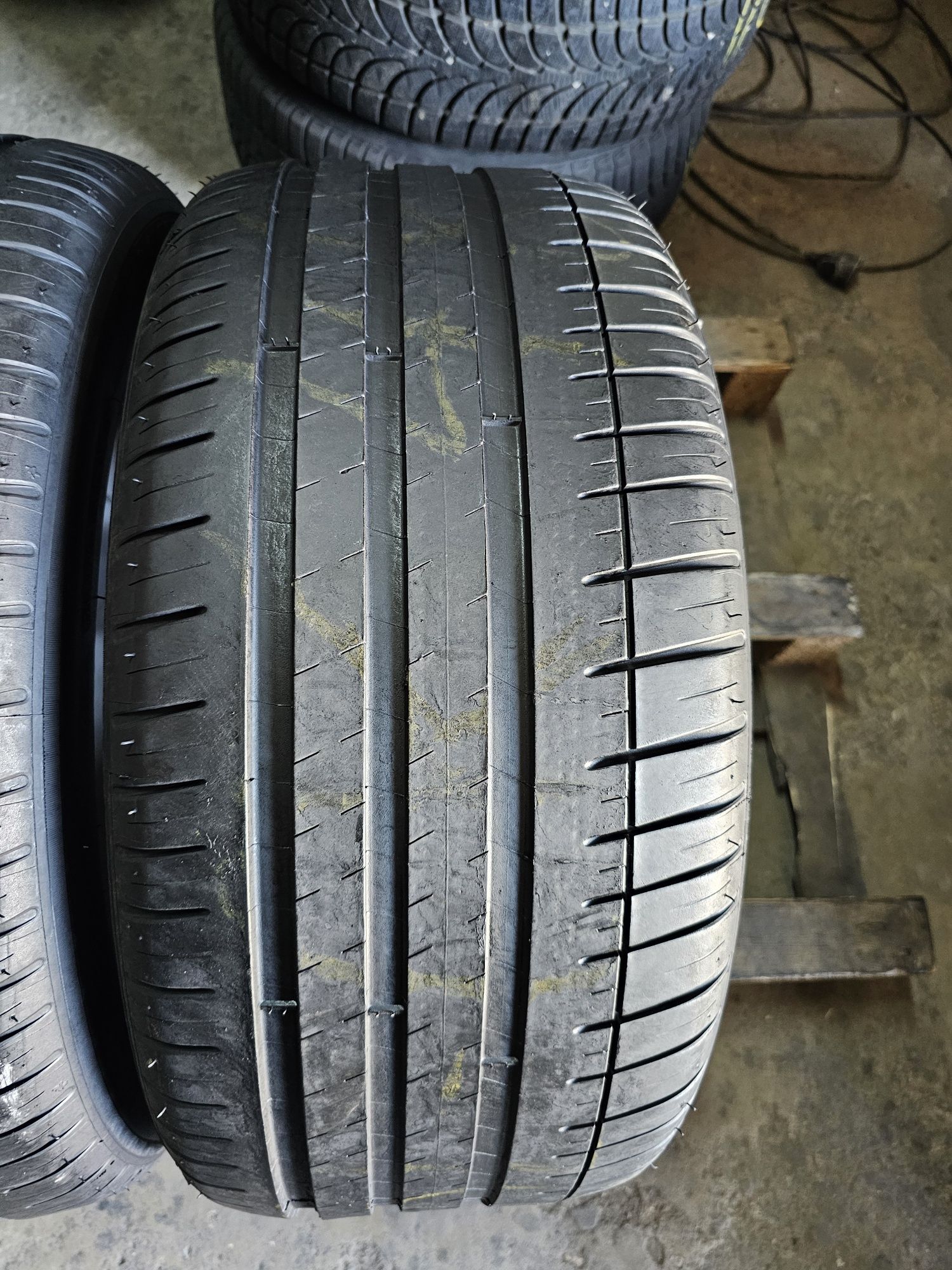 2 anvelope vara 255 40 18 Michelin