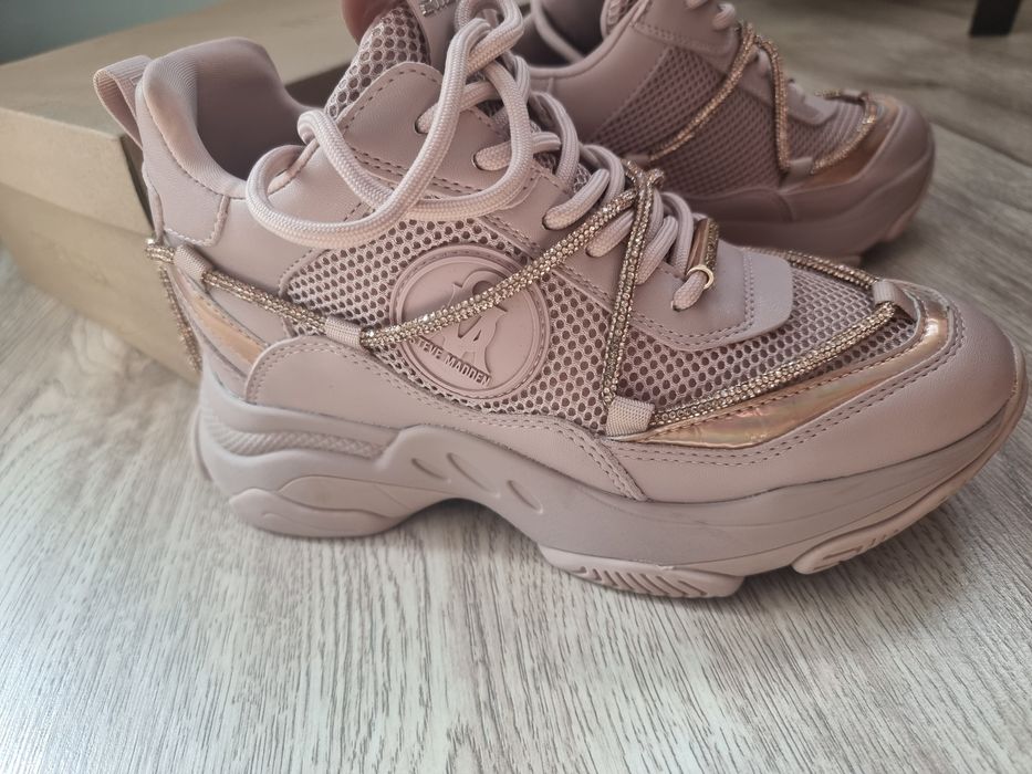 Сникърси Steve Madden