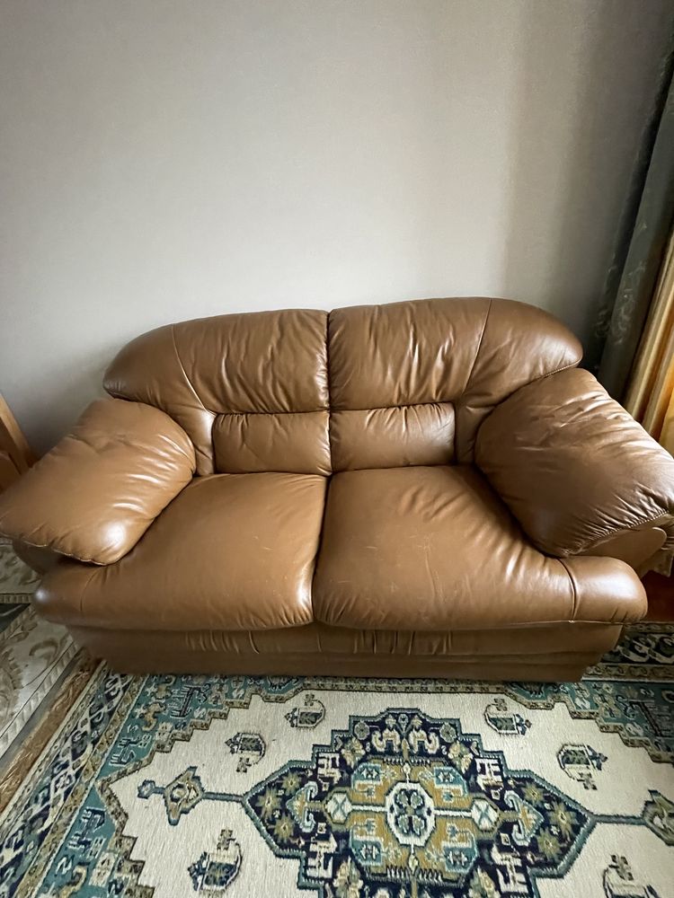 Продаю кожанный диван и кровать