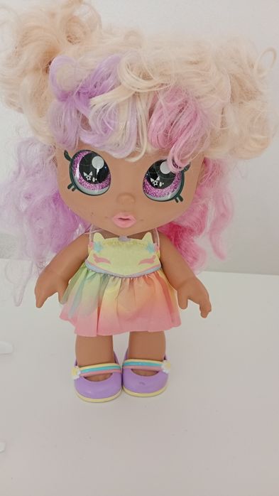 Papusă kindikids cu ochi sclipitori