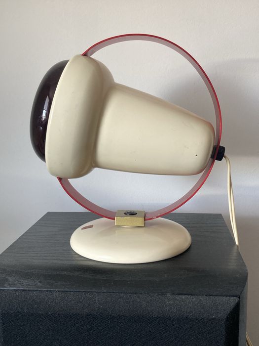 Инфра червена лампа за нагревки Philips