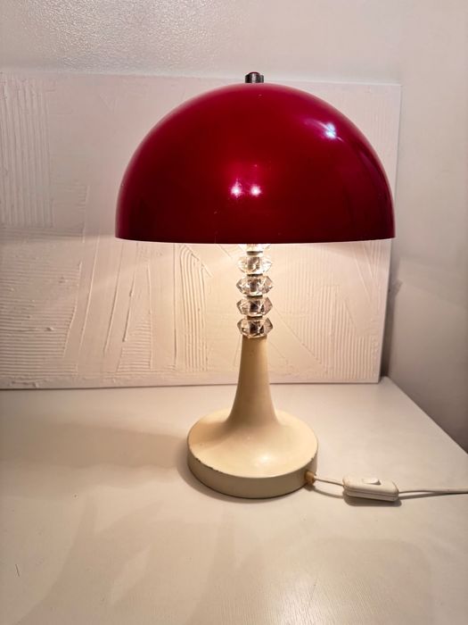 Унгарска дизайнерска настолна лампа