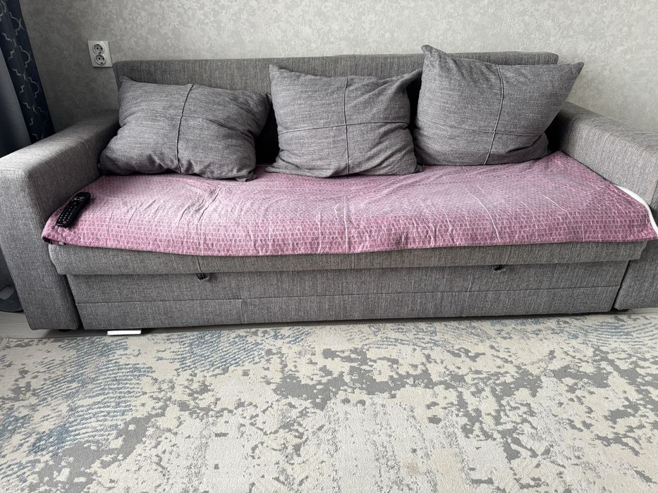 Срочно продам диван