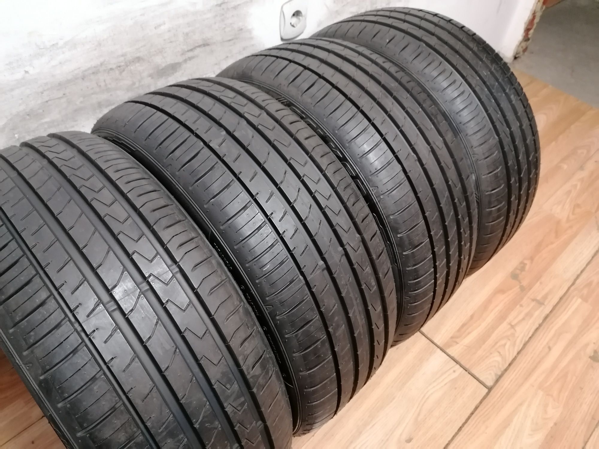 4 бр. 215/45/17 Falken 8 мм / летни гуми