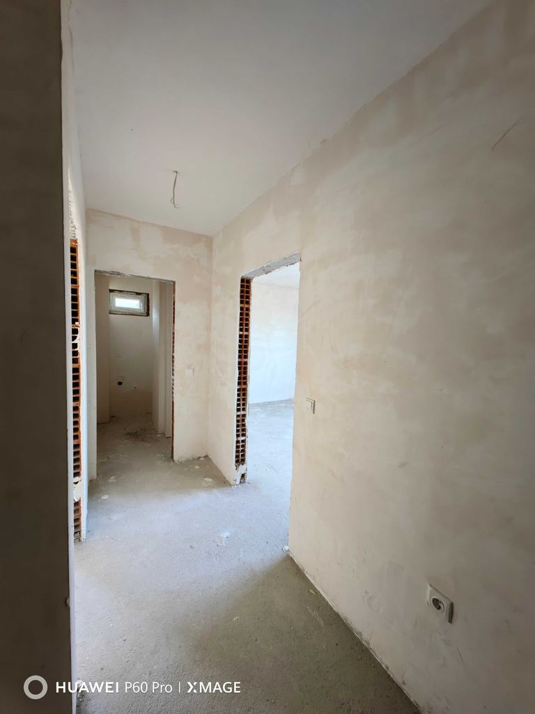 Продава се Тристаен апартамент в Пловдив, Коматевски възел - 101 кв.м за 1203 €/кв.м - Снимка #5