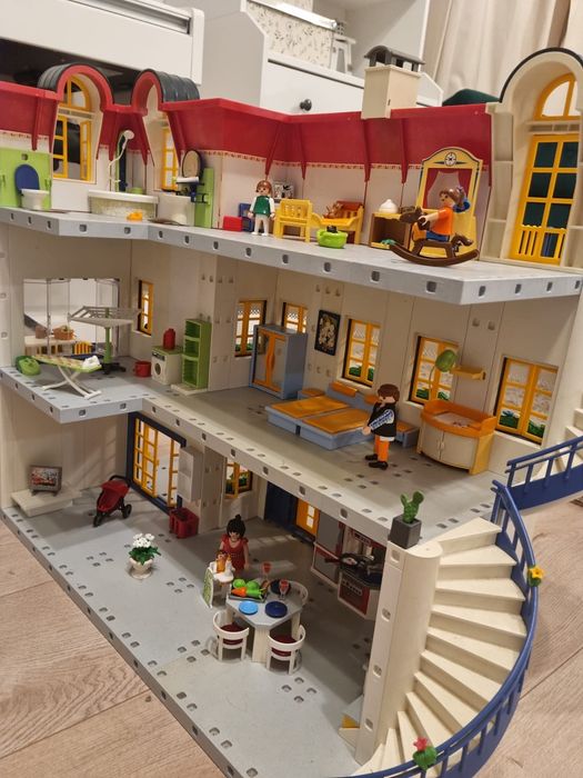 Playmobil, Casa cea mare cu mobilier si accesorii
