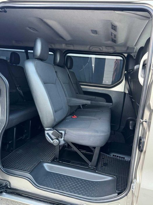Opel Vivaro Extra-Lung 8+1-Locuri (Trafic)