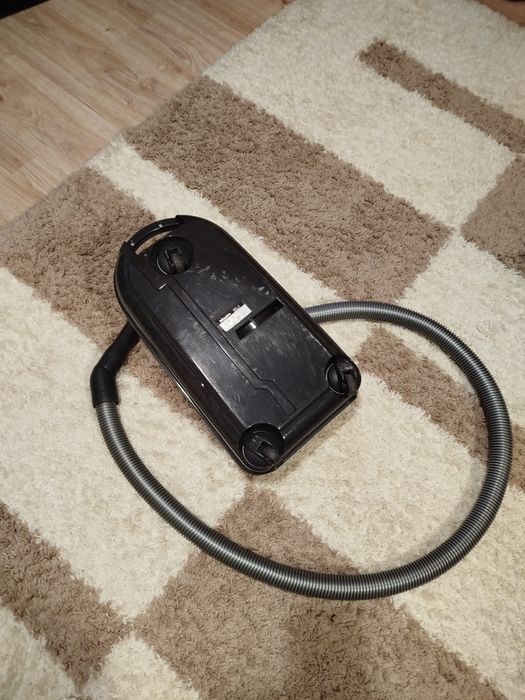 Прахосмукачка Miele 1100w