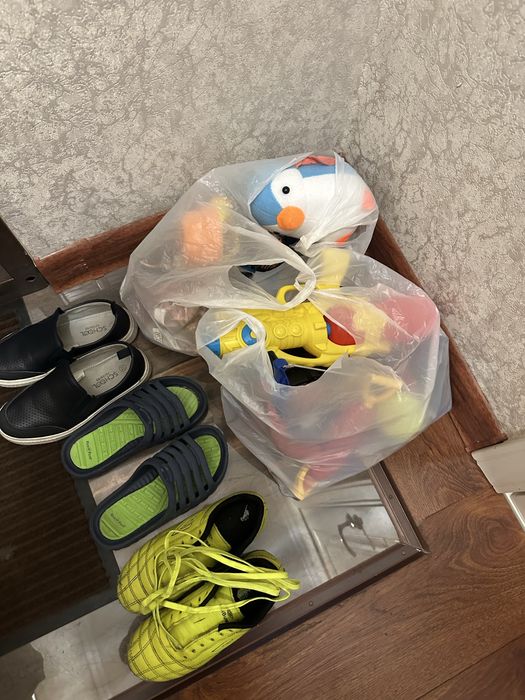 Кеды, сланцы, обувь мальчику