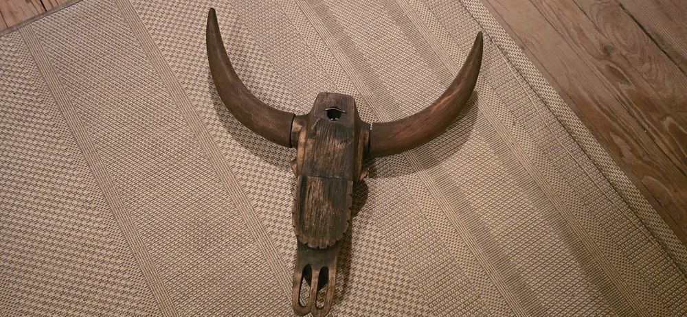 Масивна Авторска дърворезба, произведение!