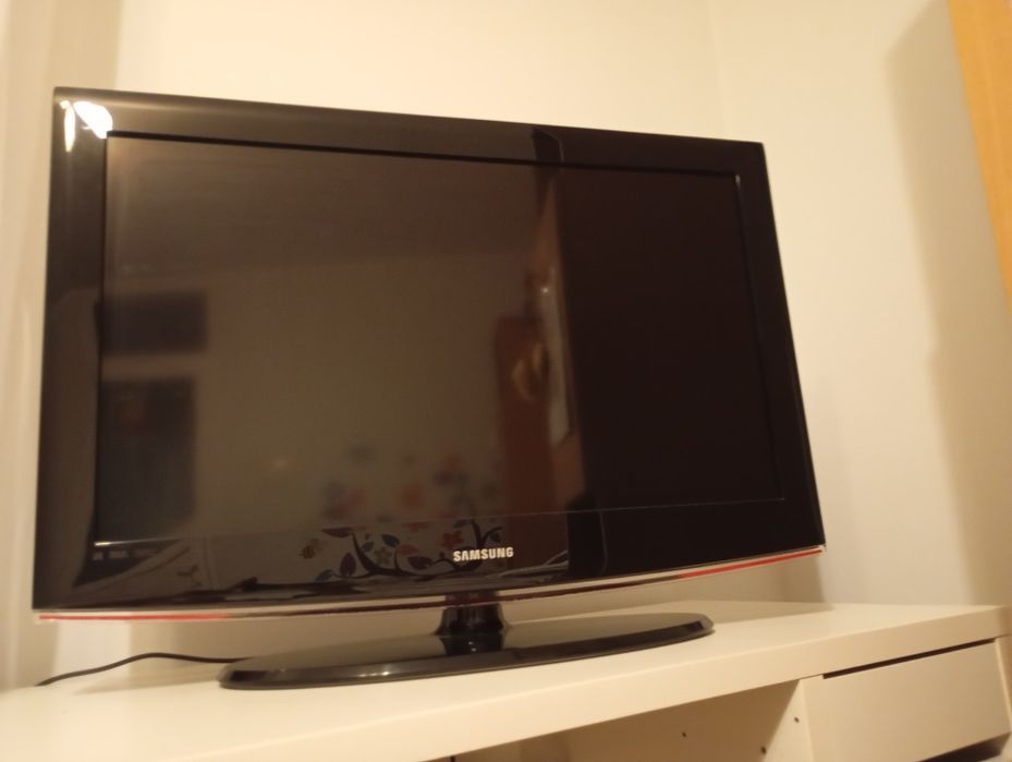 Televizor LCD Samsung 81cm