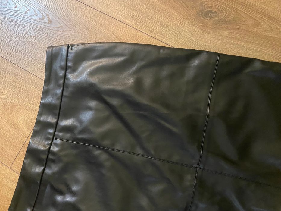 Дамска кожена пола