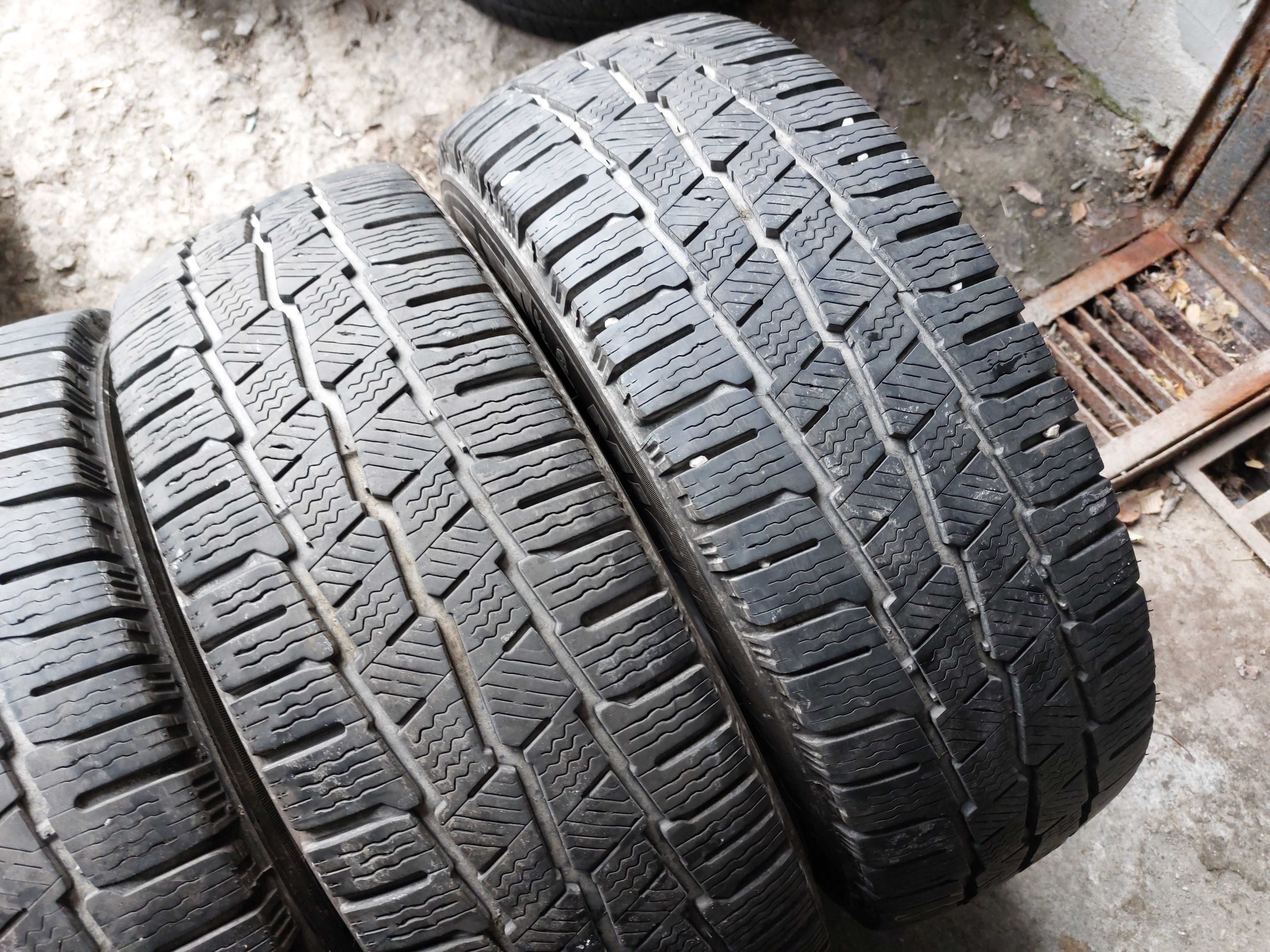 4бр.зимни гуми MICHELIN 215/65/16C 109R DOT 2822-1323