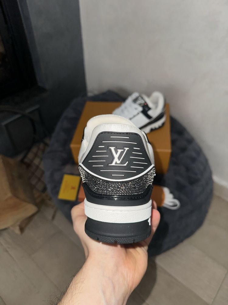 Louis Vuitton LV Trainers White Black