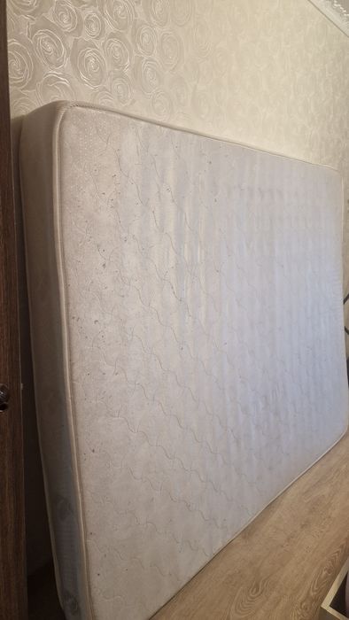 Отдам матрас 160×195