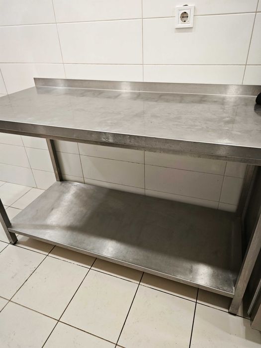 Професионални хладилници и хладилни маси на половин цена