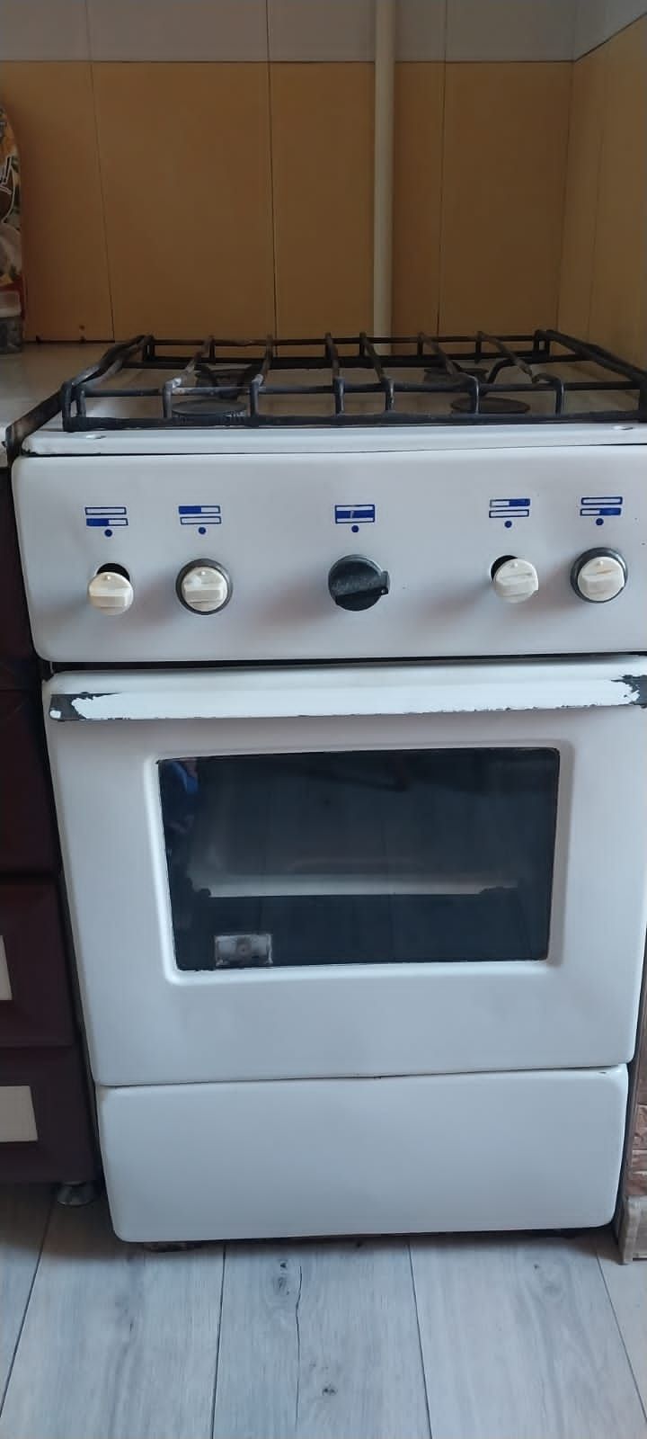 Продам газовую плиту