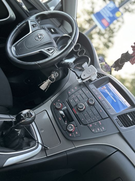 Vand sau schimb opel insignia 2.0 cdti