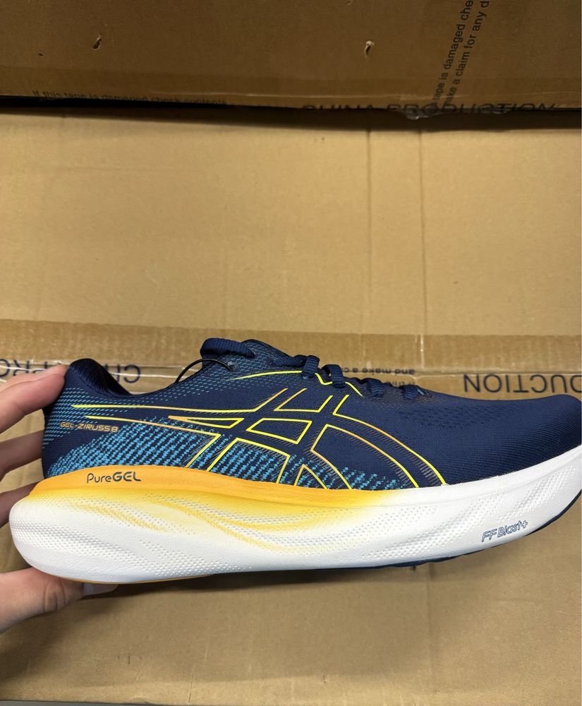 Обувки asics