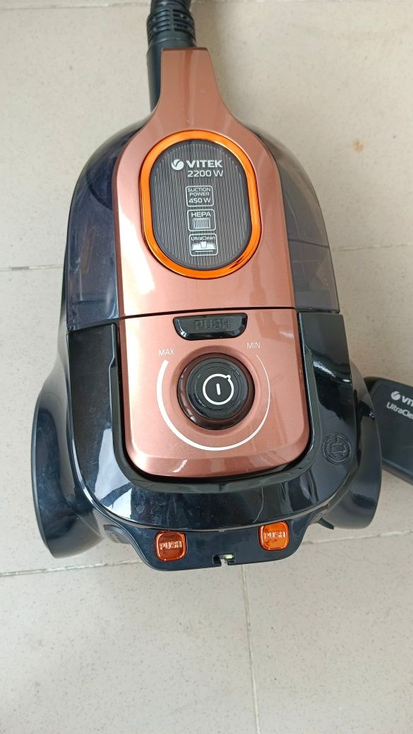 Пылесос Vitek 2000w