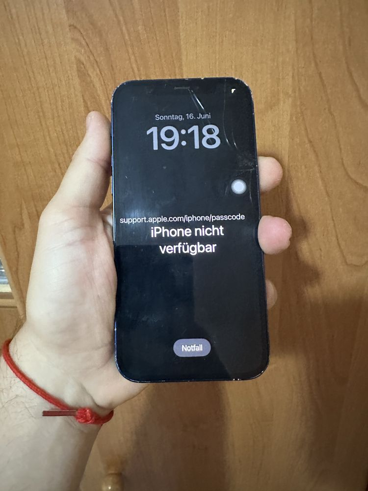 iPhone 12 - /iCloud/ за части
